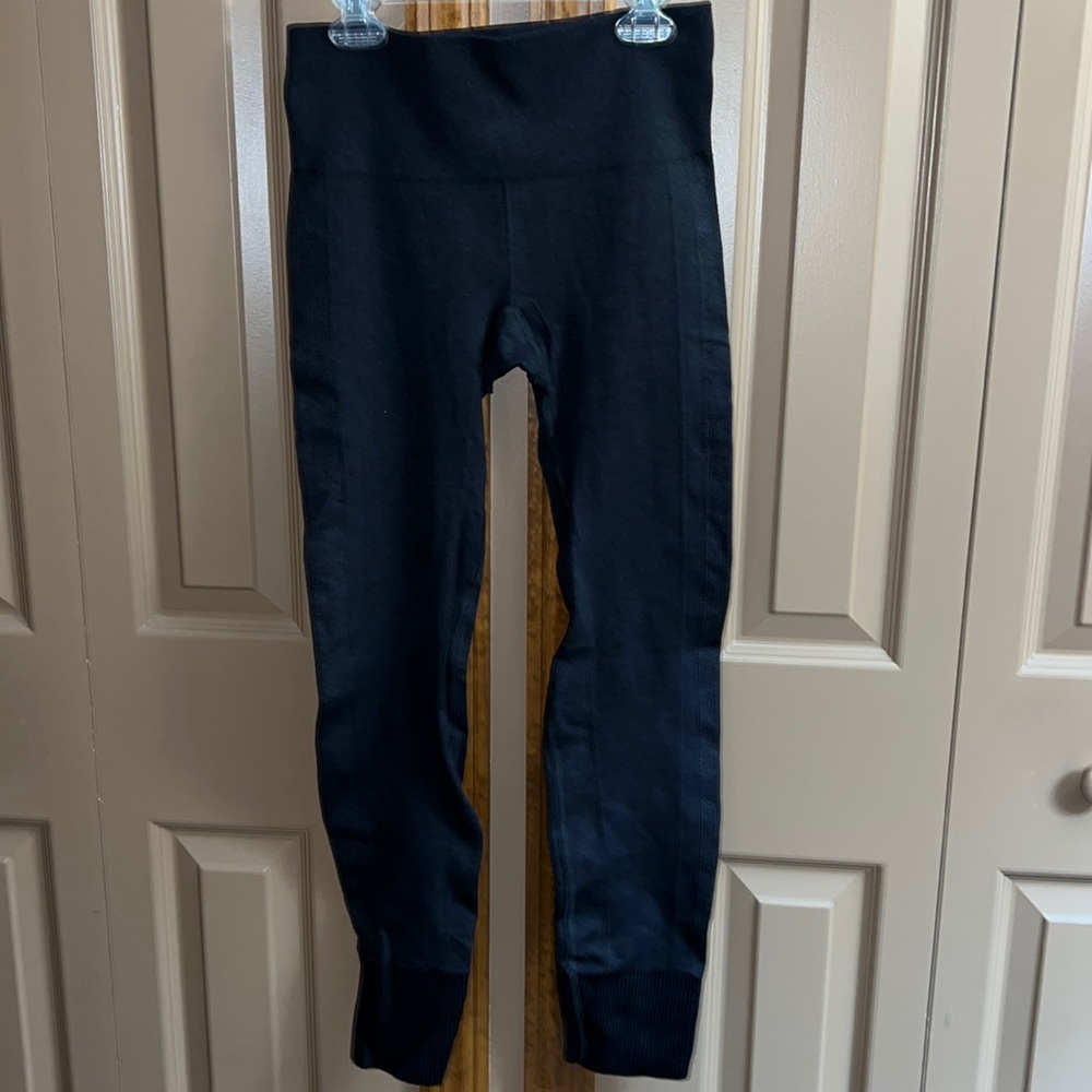 Lululemon Ebb to Street seamless leggings.